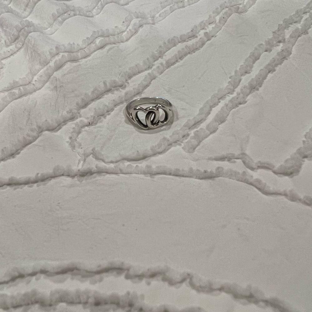 James Avery linked hearts ring